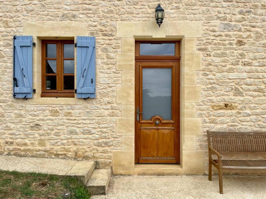 Charming 19Th Century Farmhouse With Pool Vitrac  Buitenkant foto