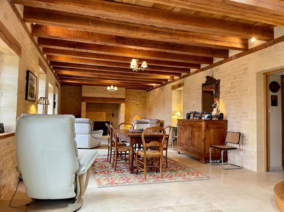 Charming 19Th Century Farmhouse With Pool Vitrac  Buitenkant foto